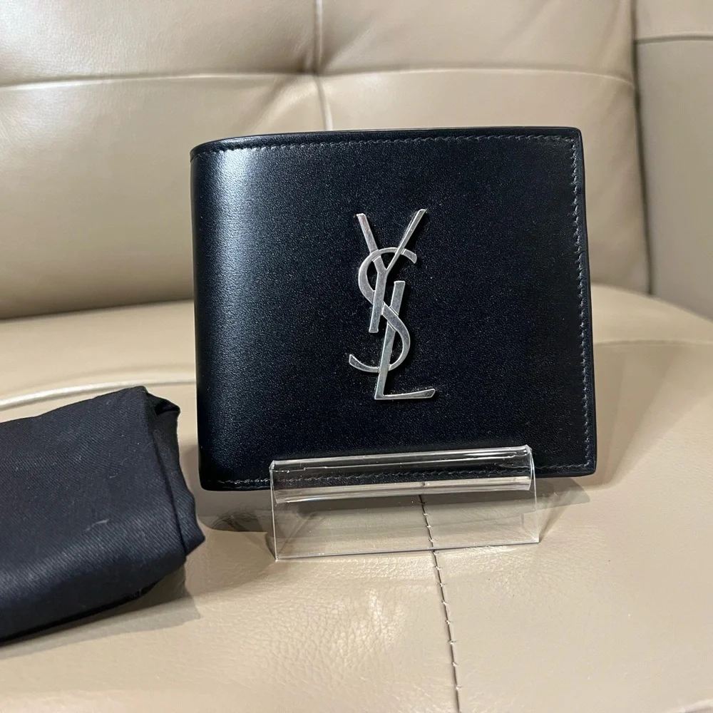 Saint Laurent Cassandre East/West wallet in smooth leather - Picture 1 of 11